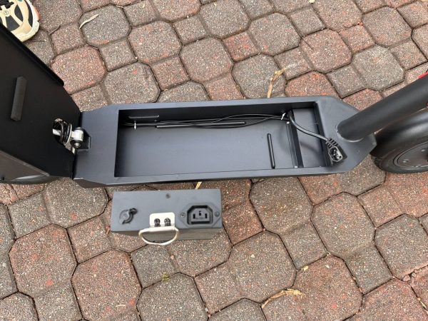New 2023 Electric Scooter 1100W 45km/h 100km Range GPS track Google & Apple map - Image 7
