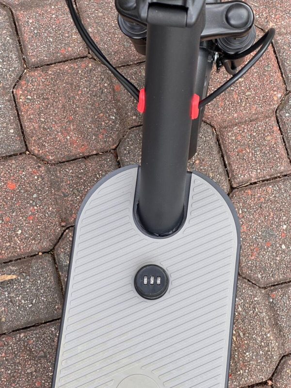 New 2023 Electric Scooter 1100W 45km/h 100km Range GPS track Google & Apple map - Image 12