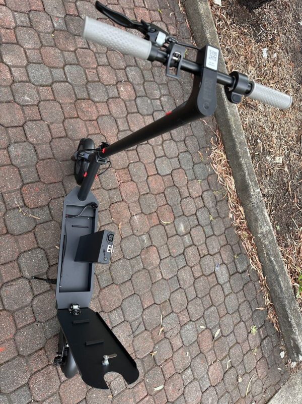 New 2023 Electric Scooter 1100W 45km/h 100km Range GPS track Google & Apple map - Image 18